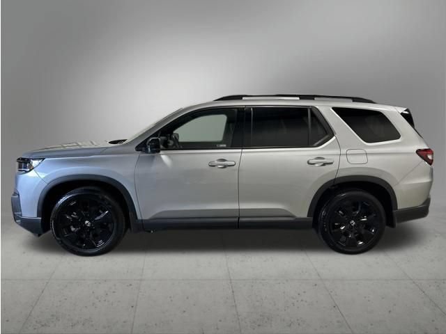 Certified 2026 Honda Pilot Black Edition image 3