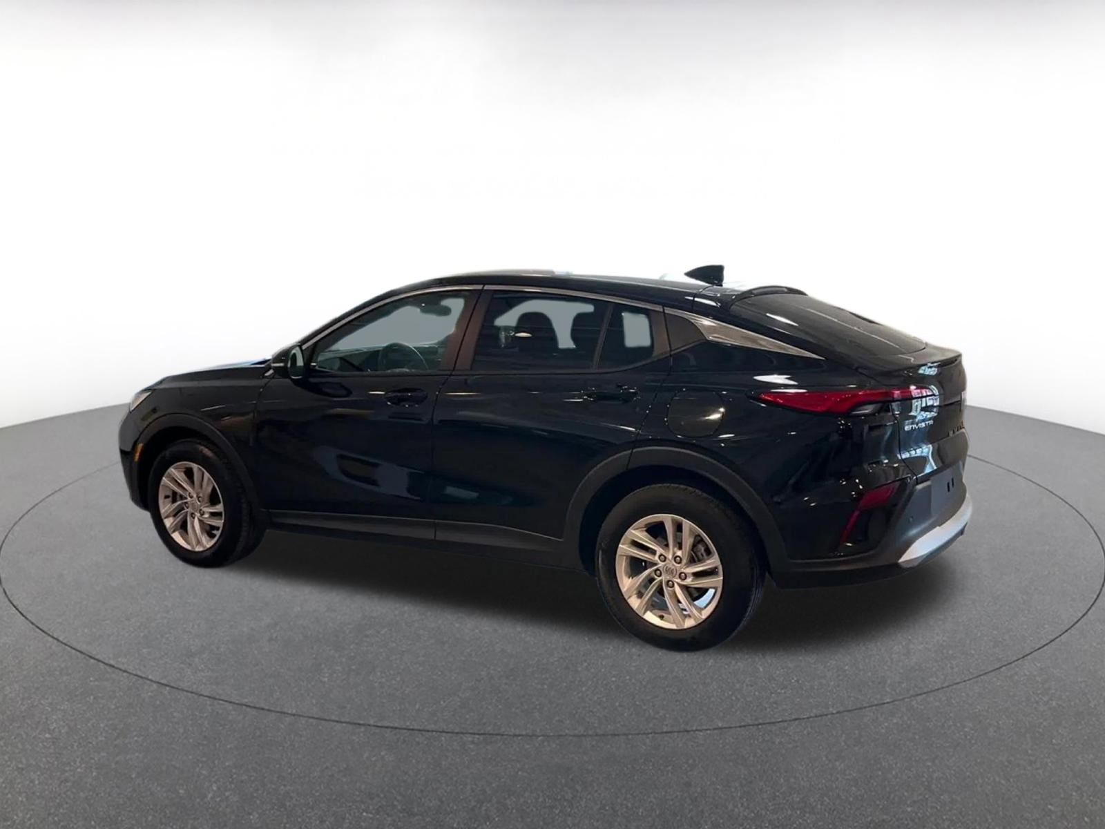 Used 2025 Buick Envista Preferred image 10