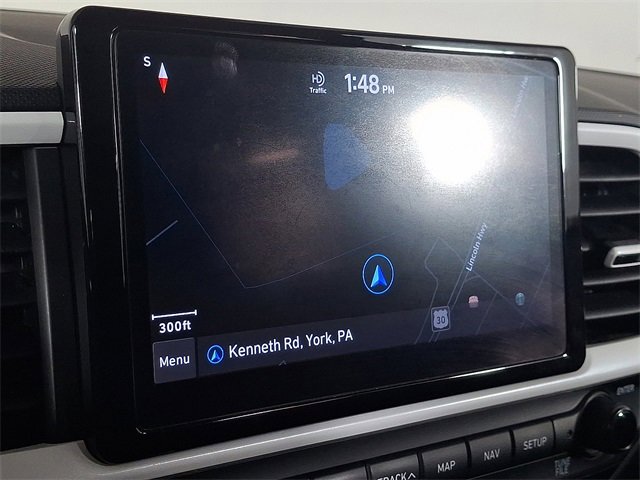 Used 2022 Hyundai Venue Limited image 3