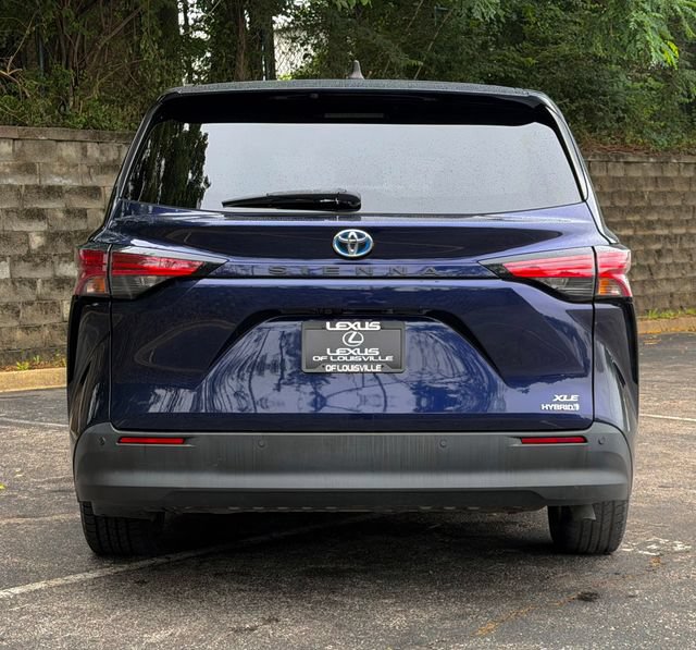Used 2022 Toyota Sienna XLE FWD image 6