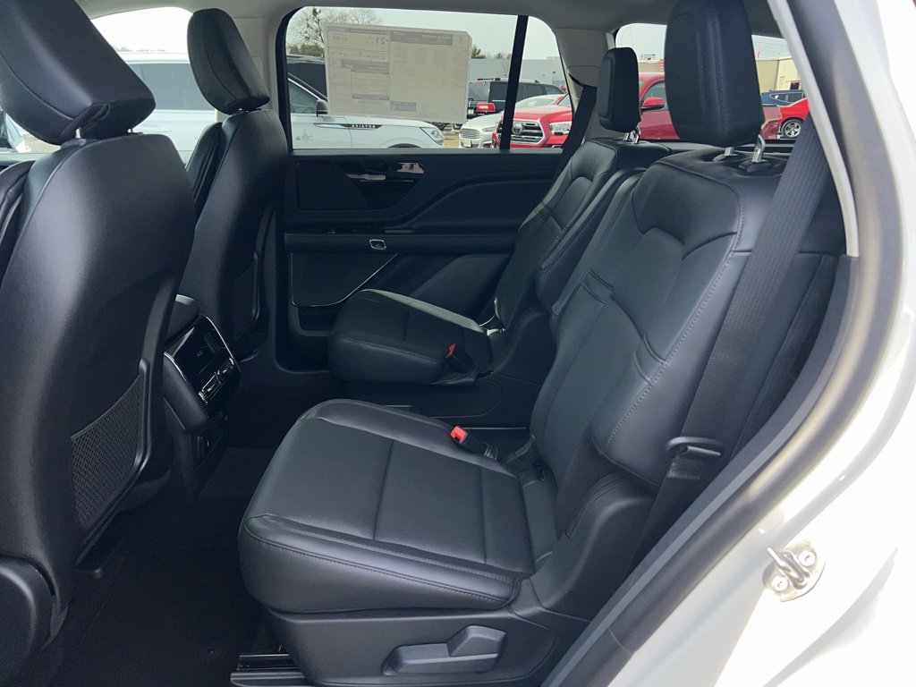 New 2026 Lincoln Aviator 2WD w/ Jet Appearance Package image 15