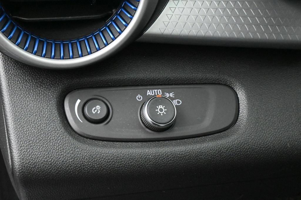 Used 2025 Chevrolet Trax LS FWD image 15