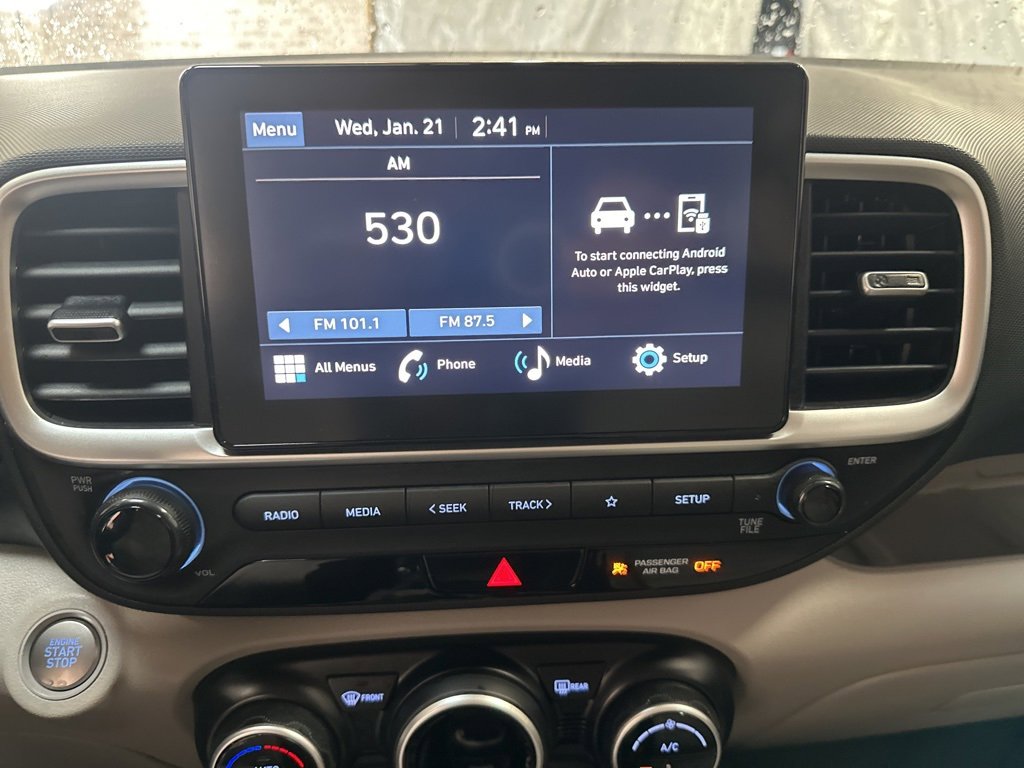 Certified 2025 Hyundai Venue SEL image 19