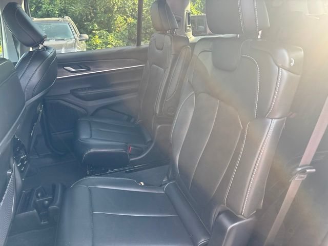 Used 2023 Jeep Grand Cherokee L Limited w/ Trailer Tow Group (B) AWD/4WD image 18