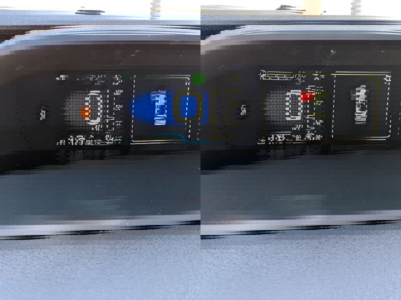 Used 2022 Toyota Prius LE image 14