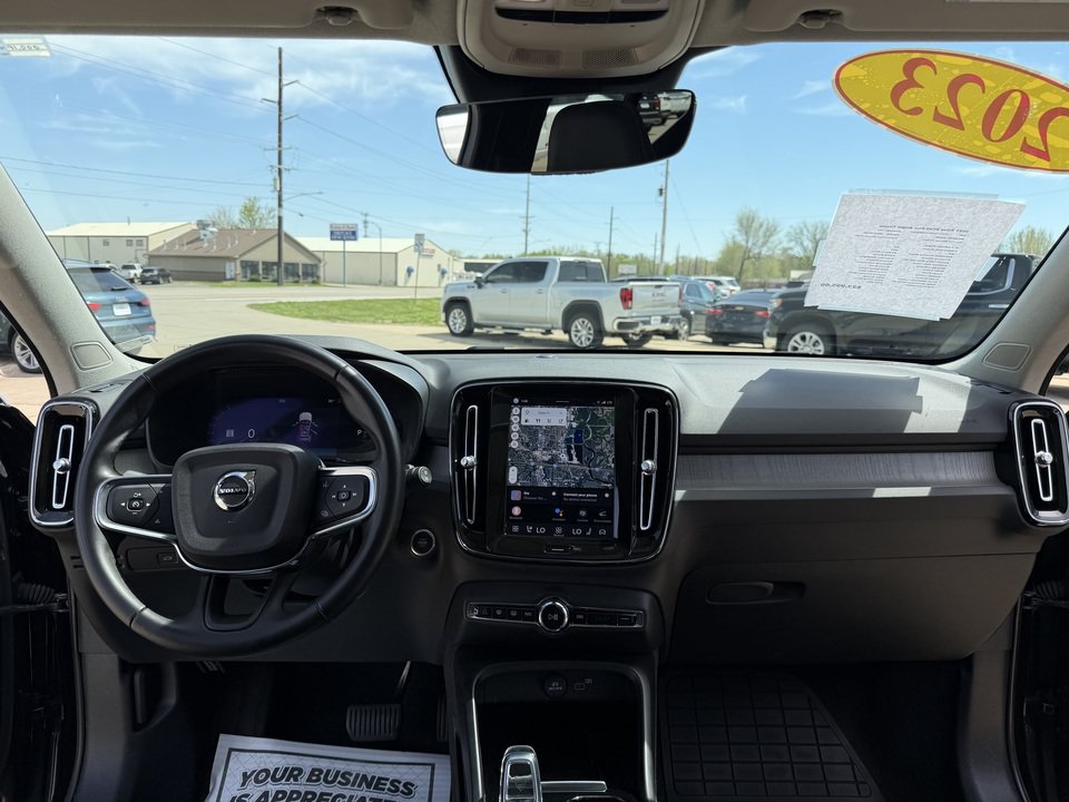 Used 2023 Volvo XC40 B5 Plus AWD/4WD image 21