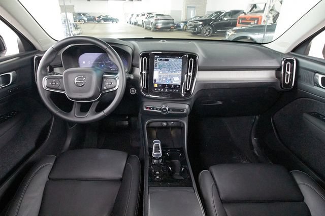 Certified 2026 Volvo XC40 B5 Plus AWD/4WD image 7