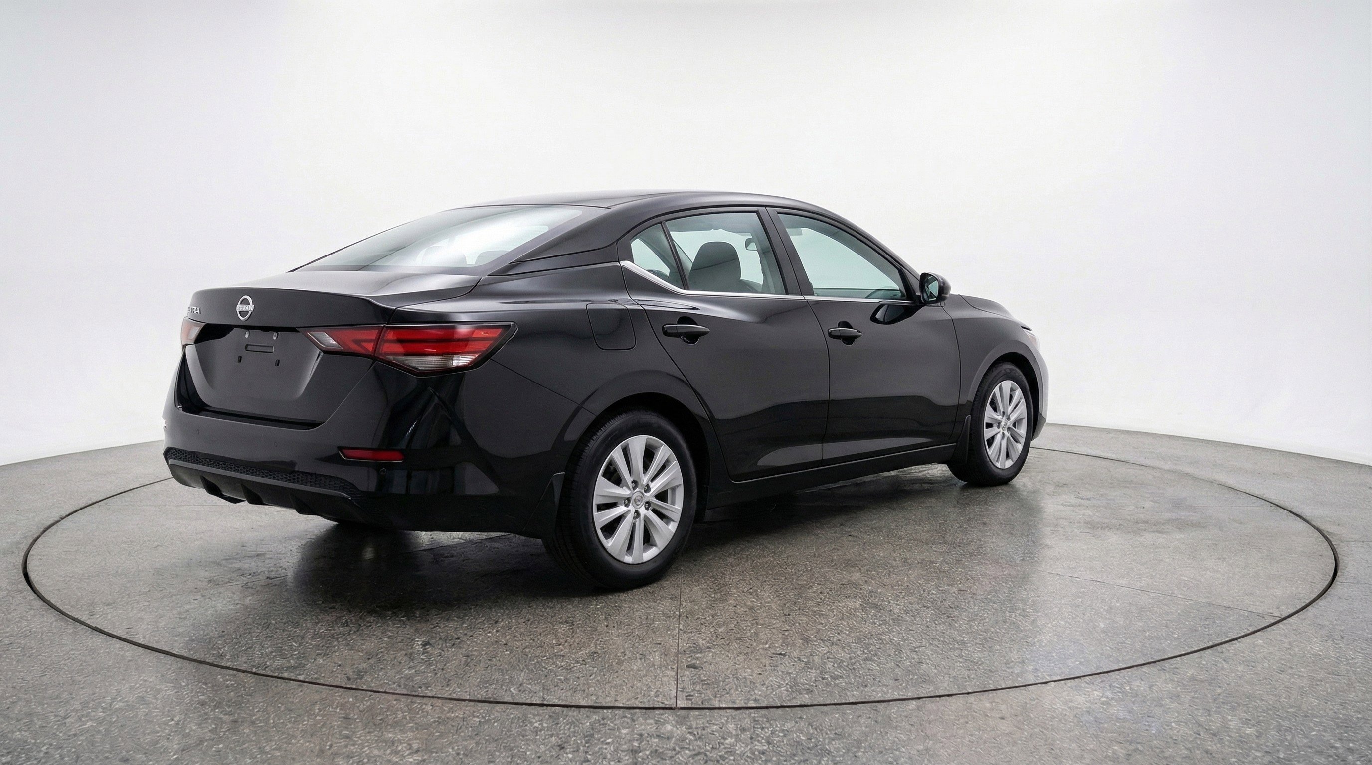 Used 2025 Nissan Sentra S image 9