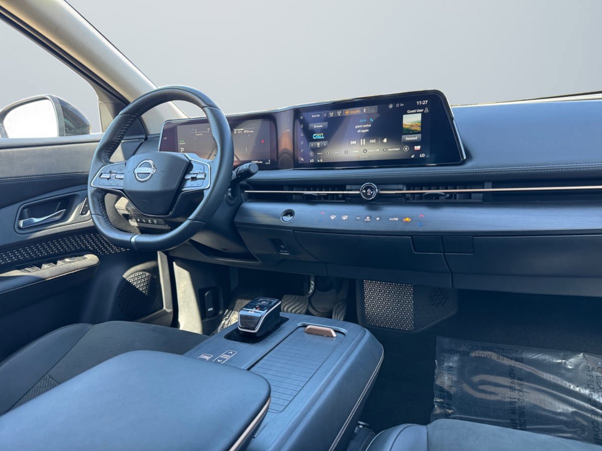 Used 2023 Nissan Ariya AWD image 14