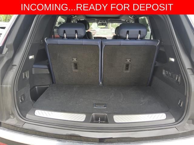 Used 2026 Cadillac Vistiq Premium Luxury AWD/4WD image 2