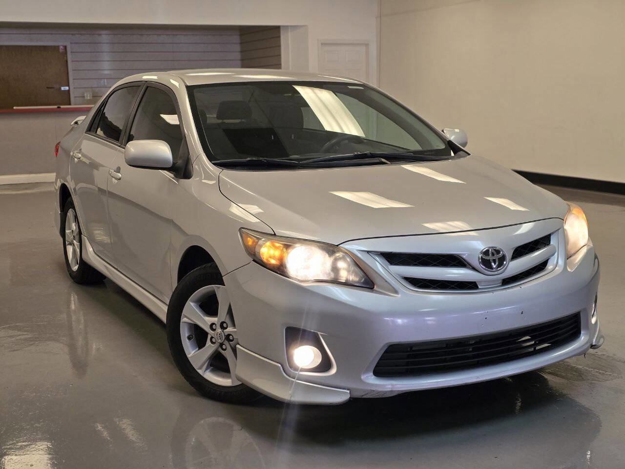 Used 2011 Toyota Corolla S image 2