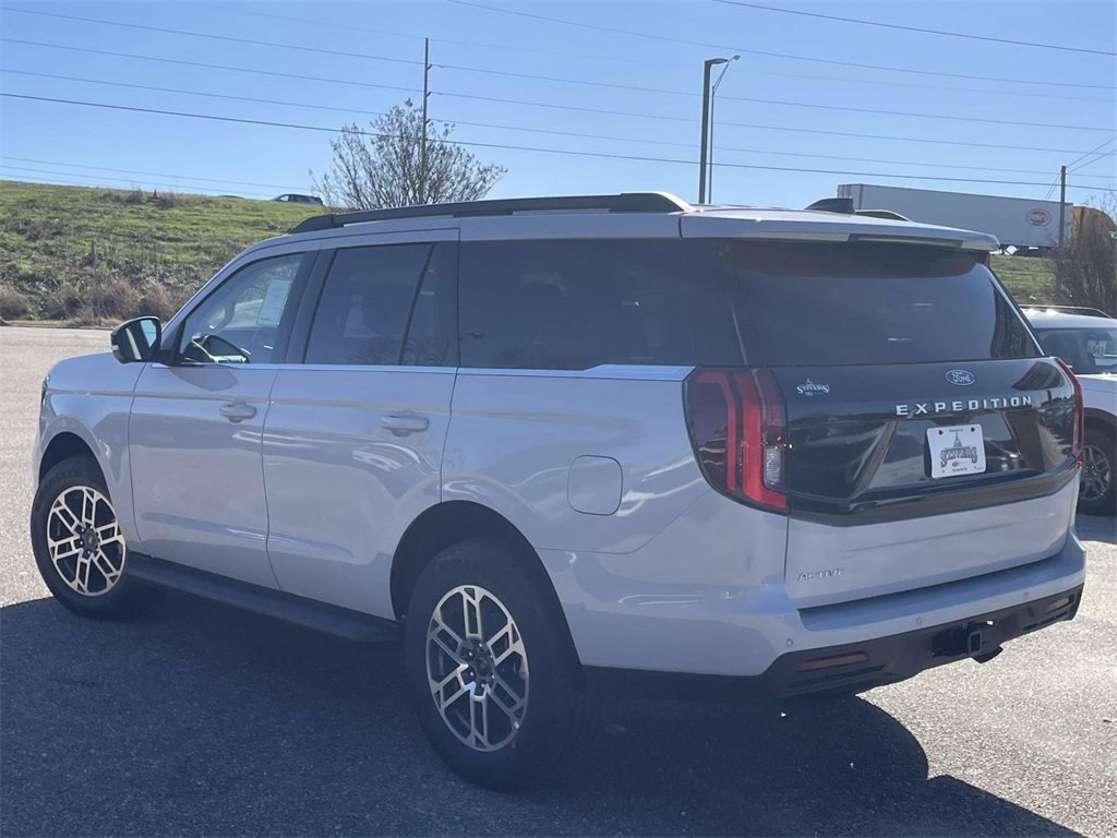 New 2026 Ford Expedition Active image 5