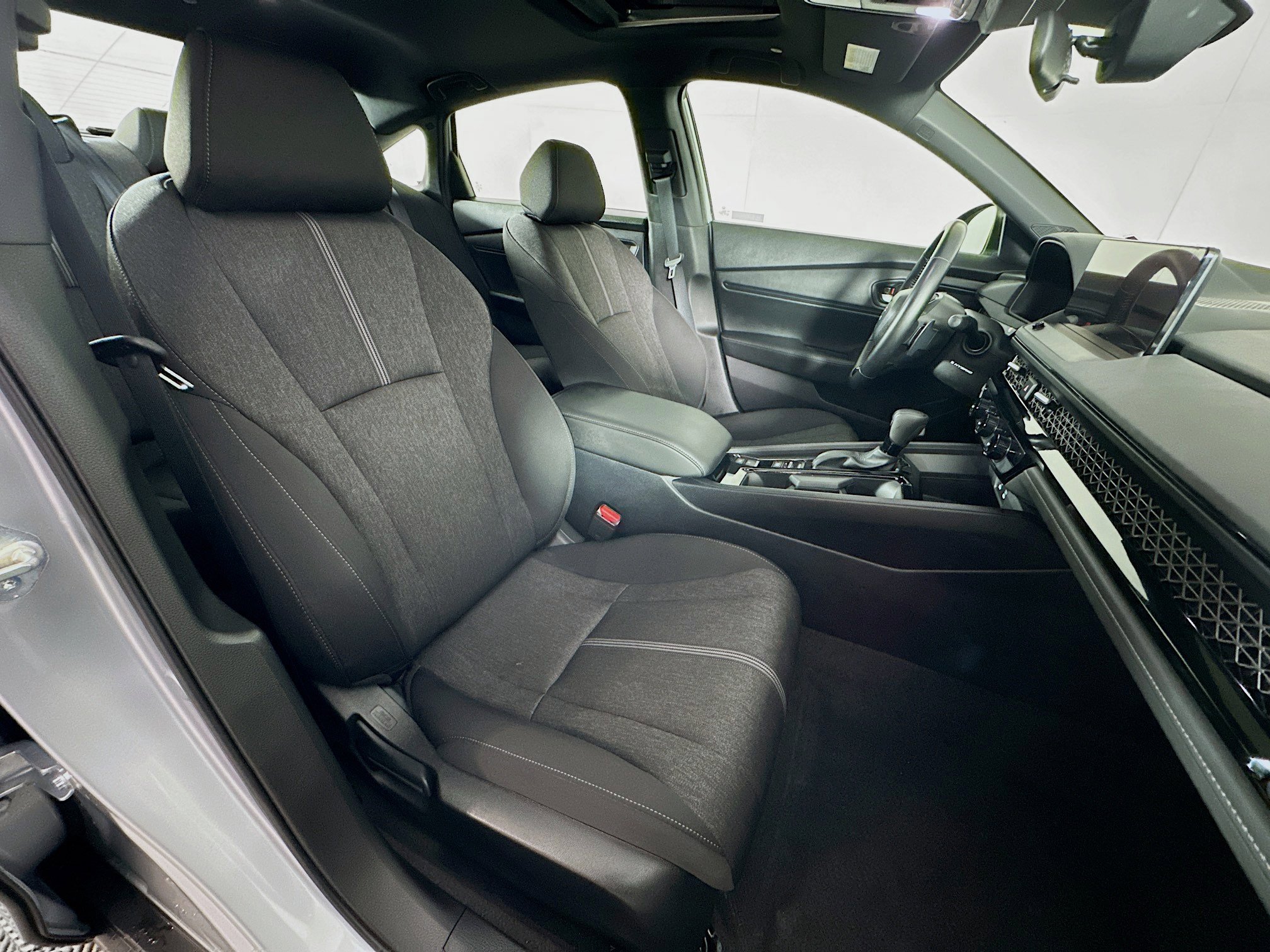 Used 2025 Honda Accord Sport image 29