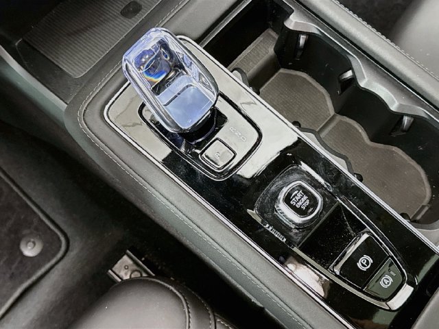 Used 2025 Volvo XC90 B6 Plus AWD/4WD image 17