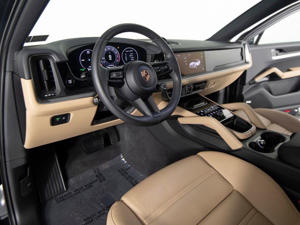 Certified 2025 Porsche Cayenne Coupe image 15