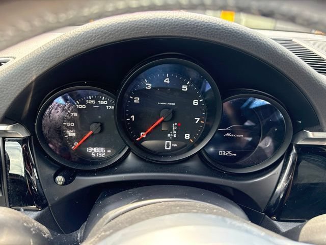 Used 2019 Porsche Macan AWD/4WD image 8