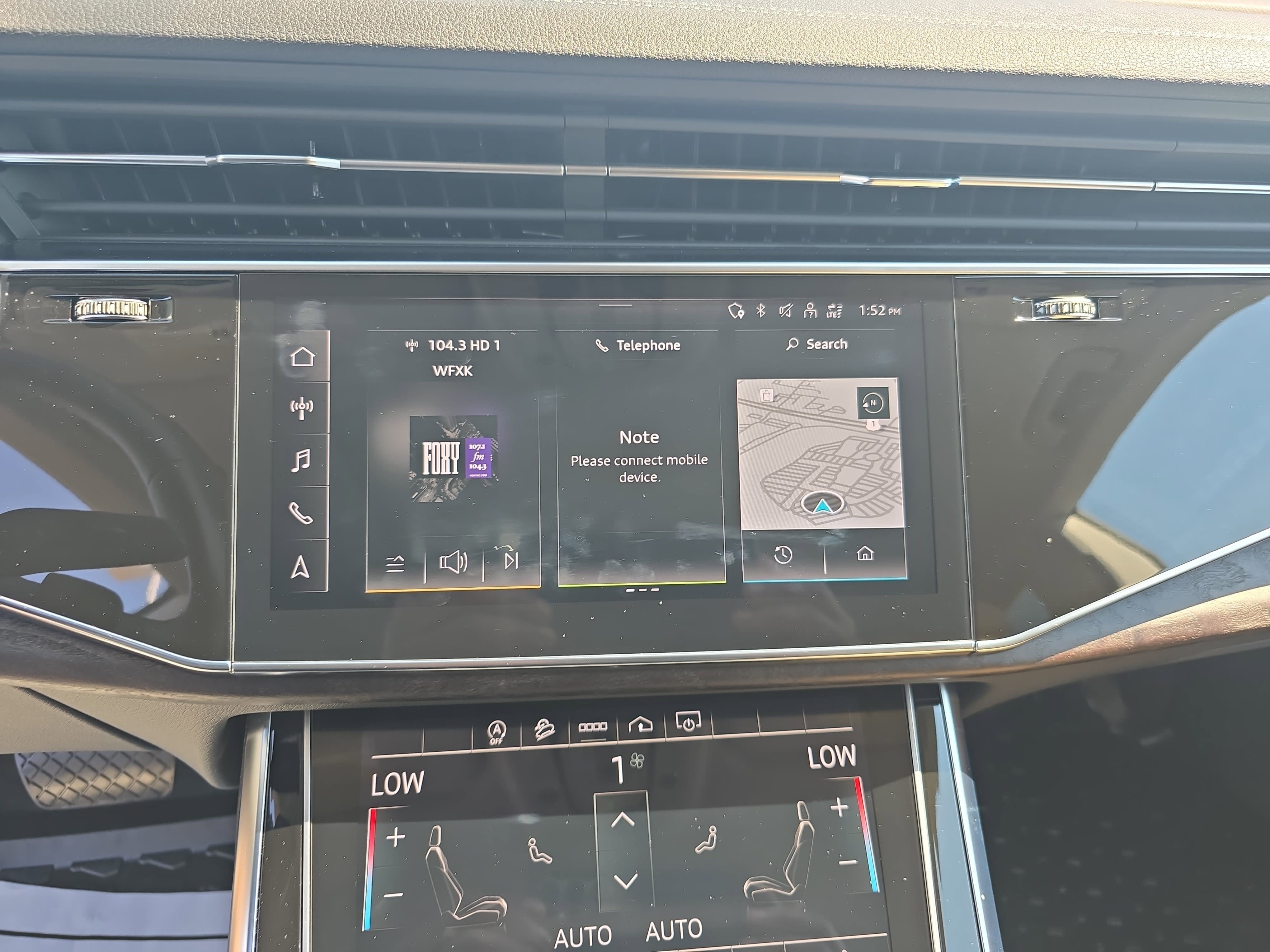 Used 2023 Audi Q8 Premium image 21