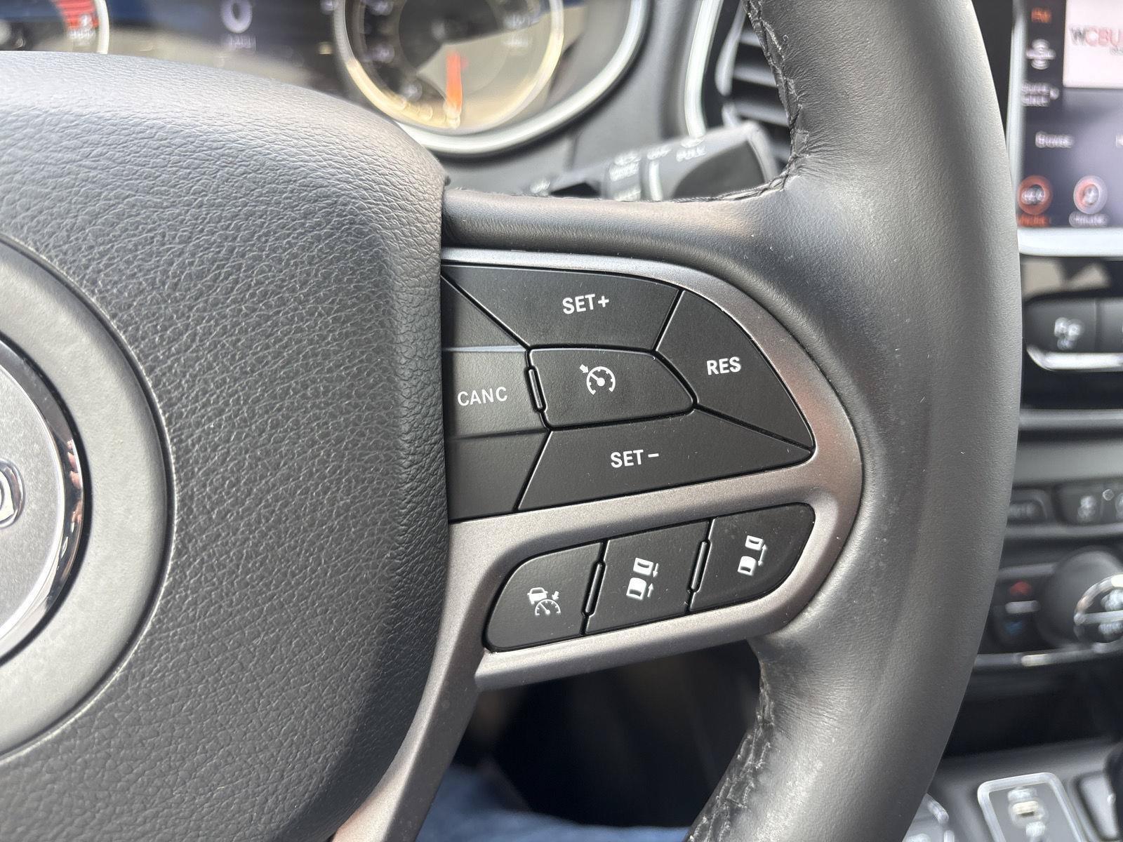Used 2021 Jeep Cherokee Limited w/ Elite Package AWD/4WD image 18