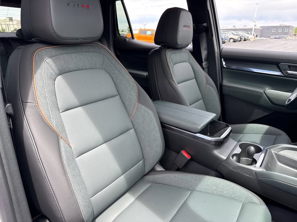 New 2026 GMC Terrain AT4 AWD/4WD image 40