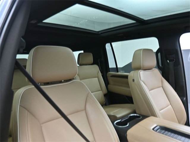 Used 2021 Chevrolet Suburban Premier w/ Premium Package image 33