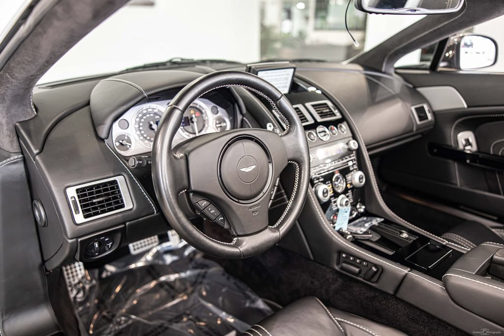 Used 2011 Aston Martin V8 Vantage S RWD image 21