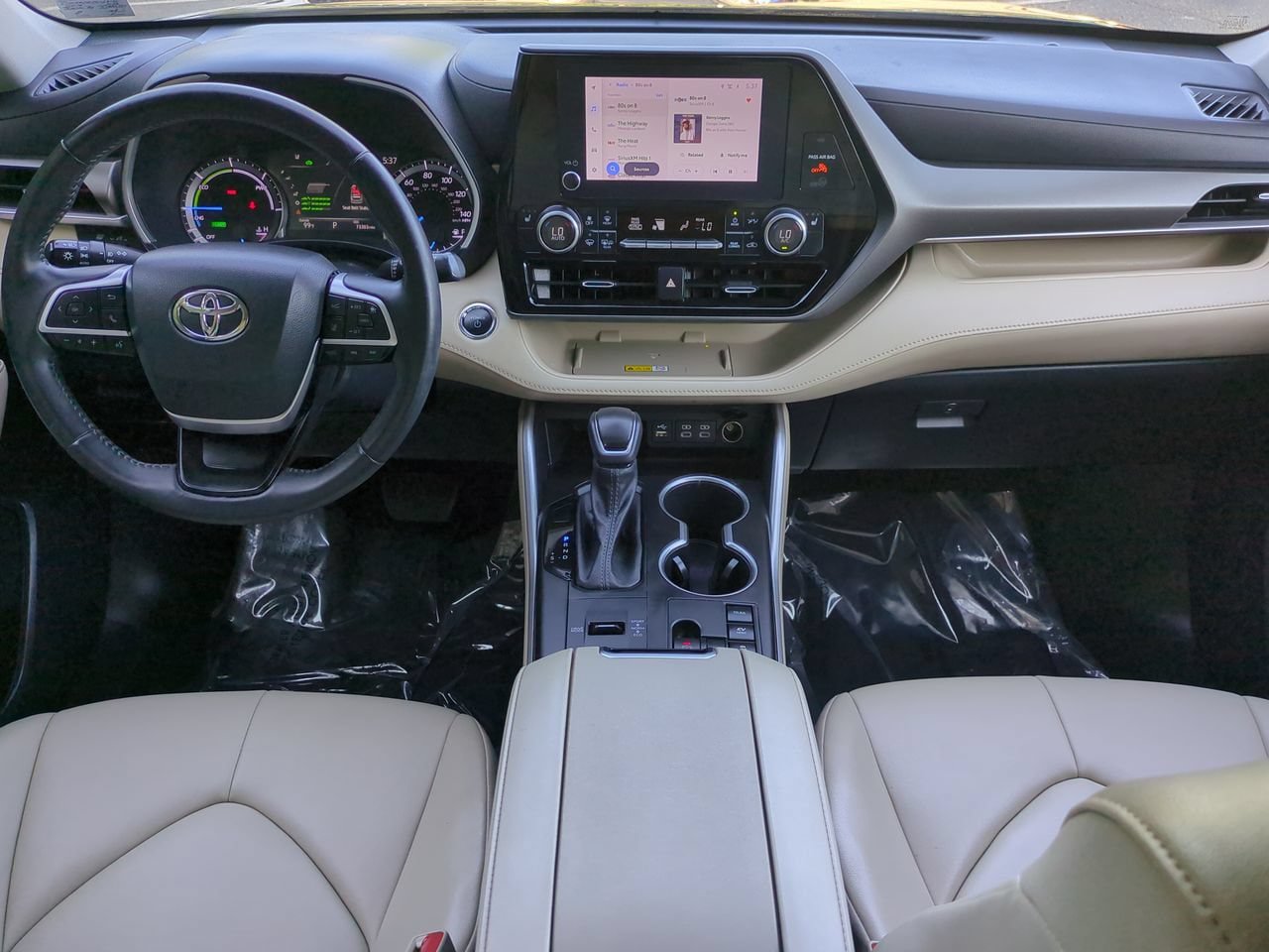 Used 2023 Toyota Highlander XLE AWD/4WD image 15