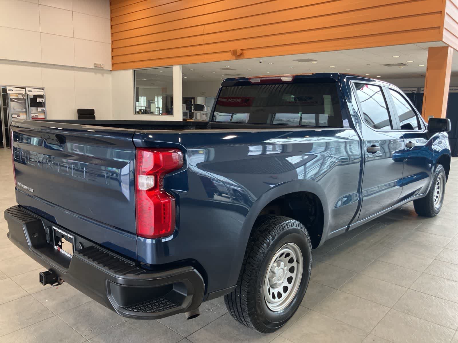 Used 2022 Chevrolet Silverado 1500 W/T w/ WT Value Package AWD/4WD image 5