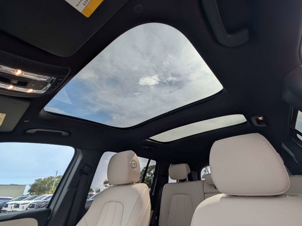 Used 2025 Mercedes-Benz GLB 250 image 22