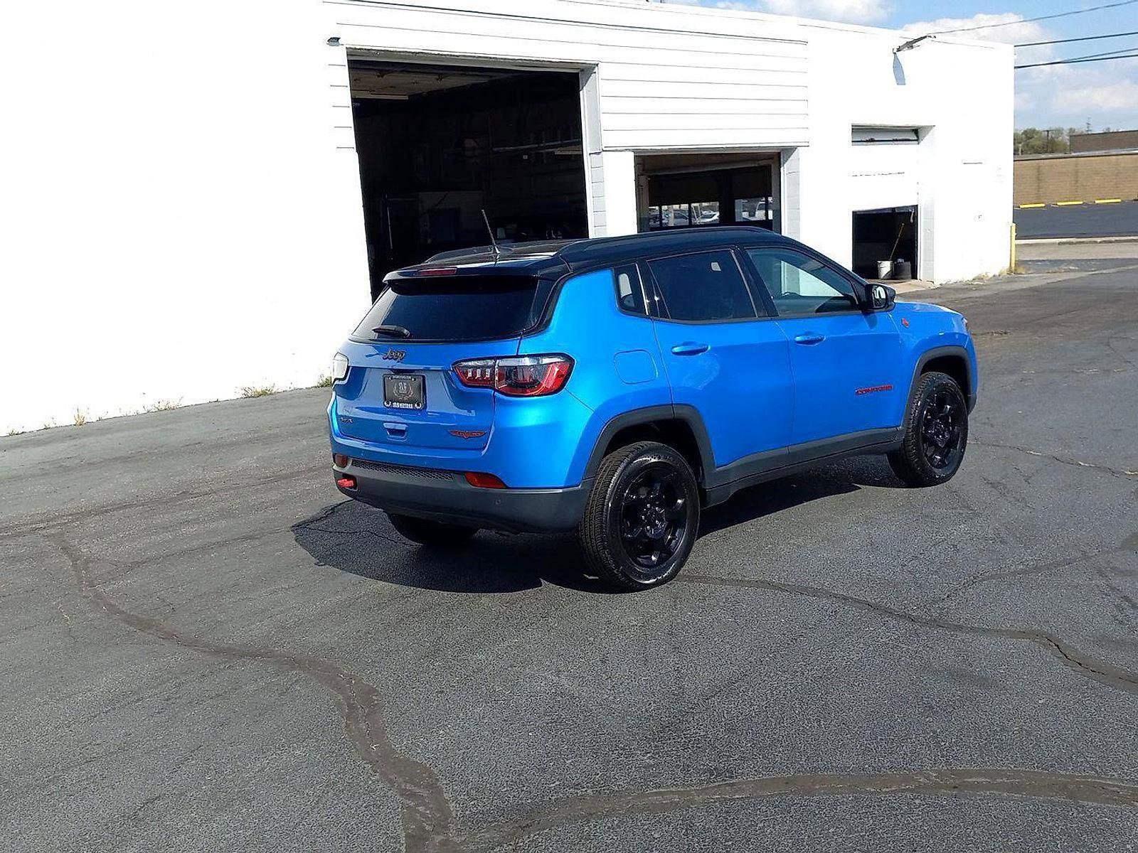 Used 2024 Jeep Compass Trailhawk image 9