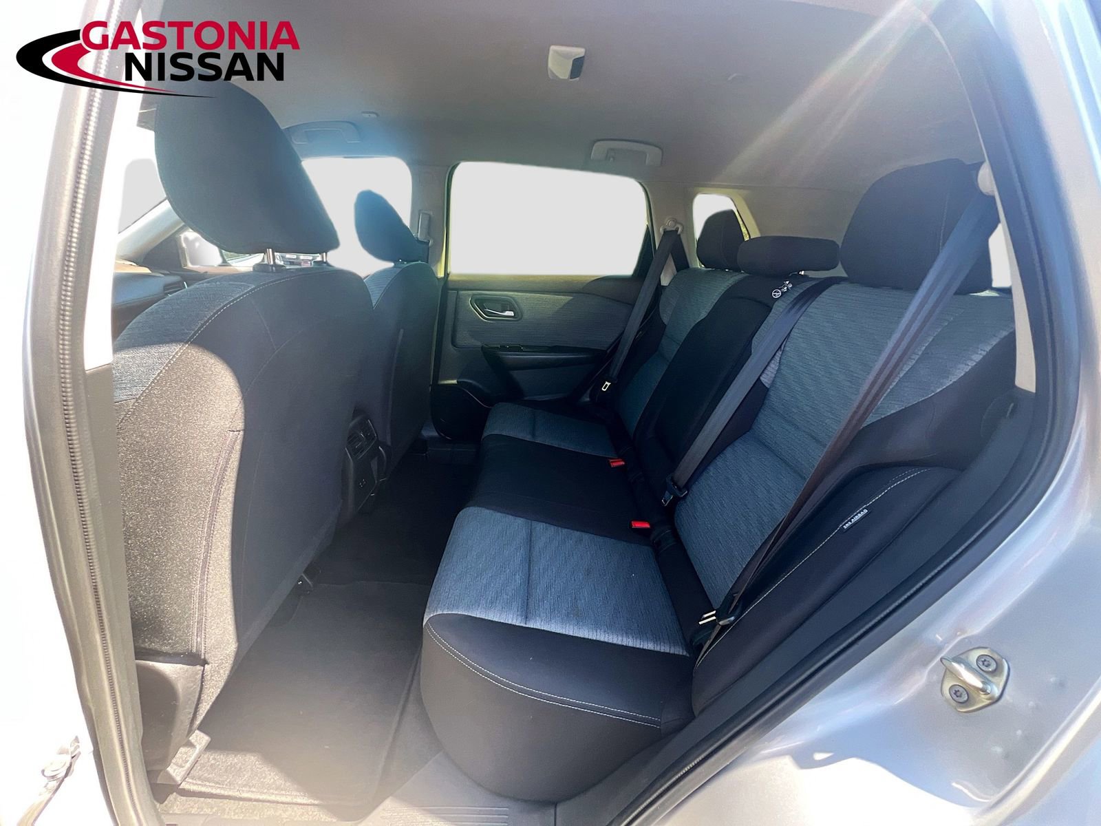 Used 2023 Nissan Rogue SV image 31