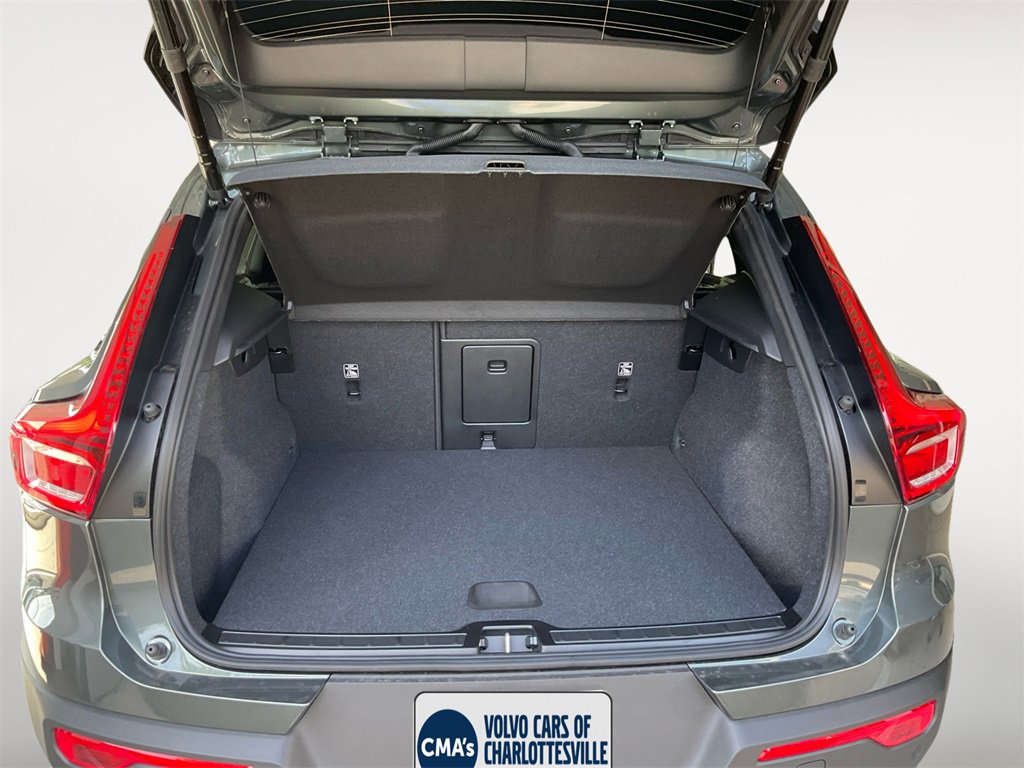 New 2026 Volvo XC40 B5 Core image 11