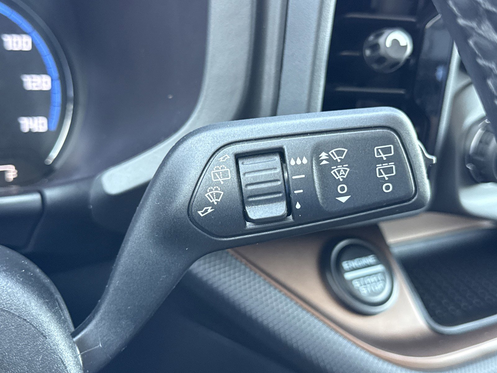 Used 2024 Ford Bronco Sport Outer Banks w/ Tech Package image 24