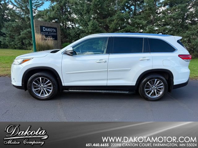 Used 2019 Toyota Highlander XLE image 1