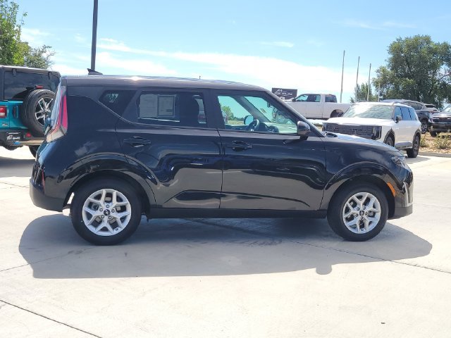 Certified 2025 Kia Soul LX w/ LX Technology Package FWD image 6