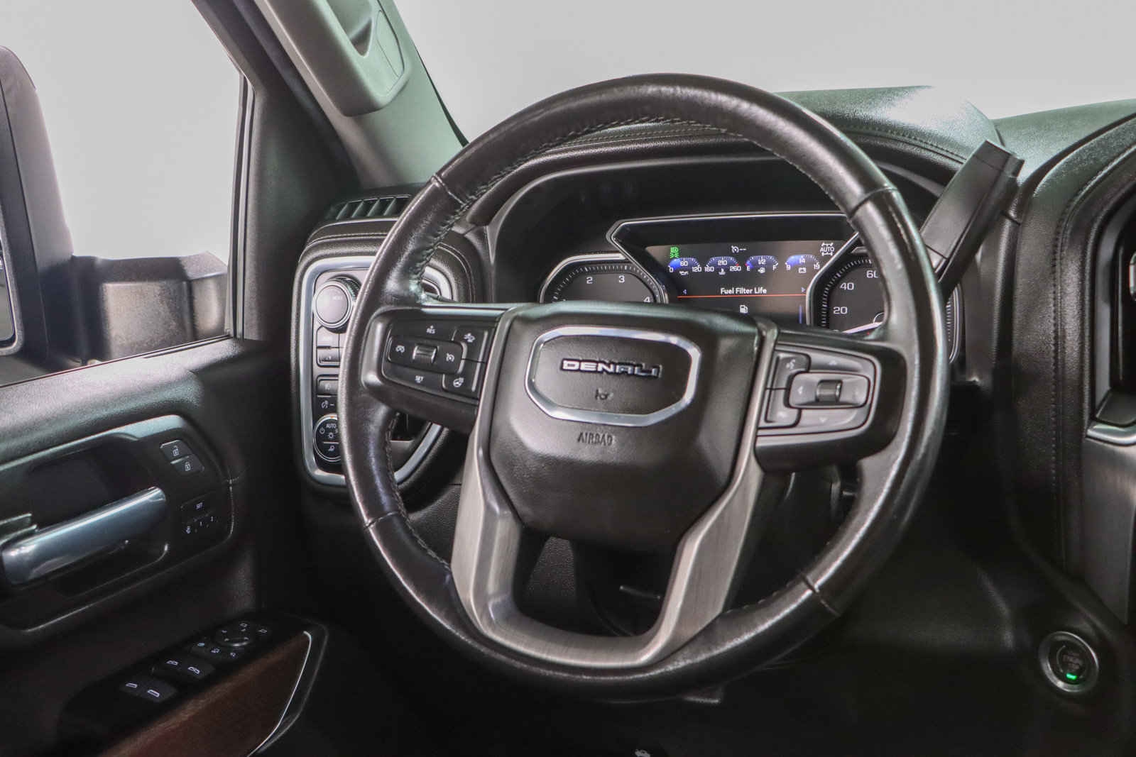 Used 2022 GMC Sierra 2500 Denali w/ Denali Black Diamond Edition AWD/4WD image 13