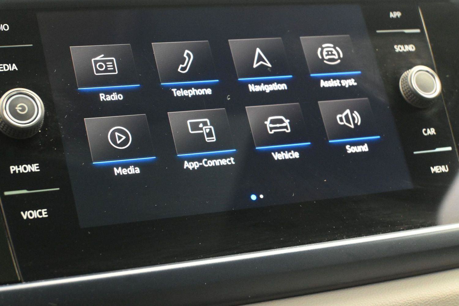 Used 2023 Volkswagen Taos SE w/ Panoramic Sunroof Package AWD/4WD image 6