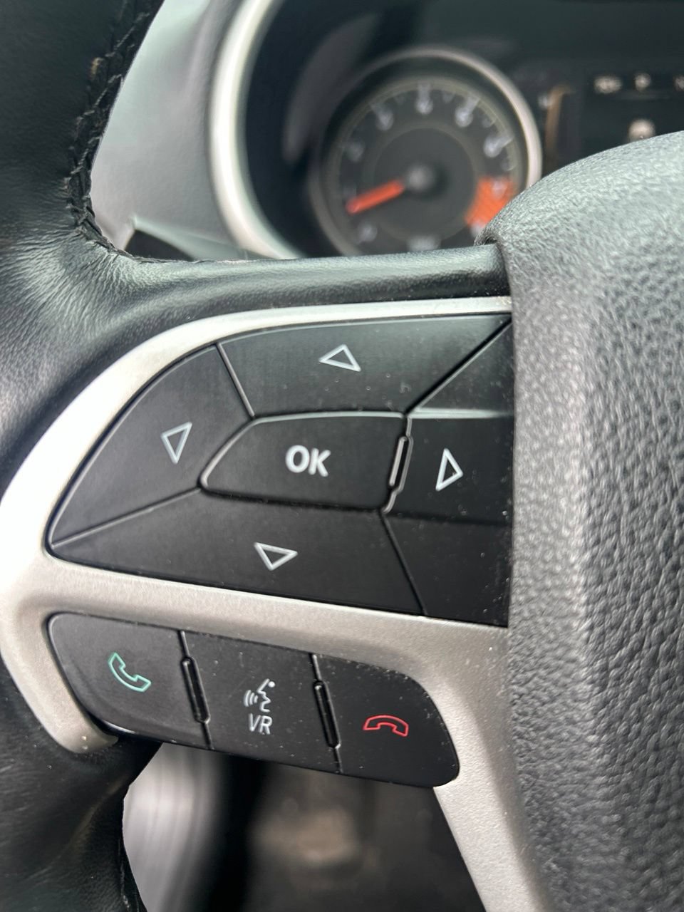 Used 2015 Jeep Cherokee Latitude w/ Comfort/Convenience Group AWD/4WD image 20