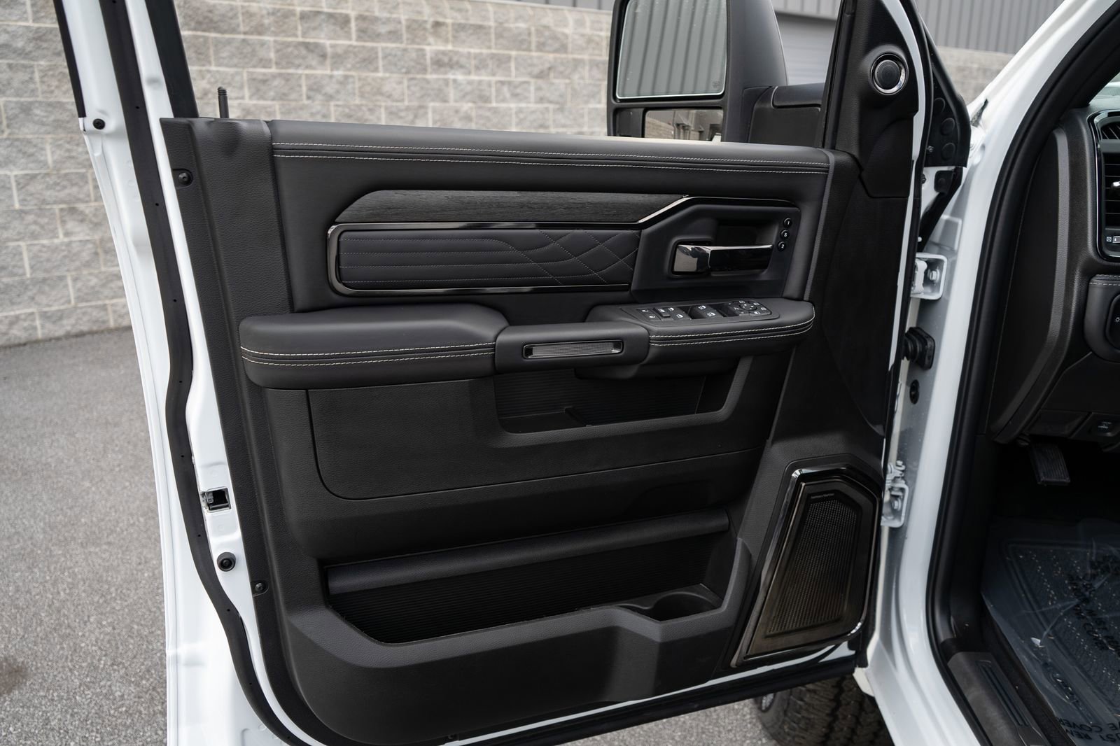 New 2026 RAM 2500 Limited AWD/4WD image 28