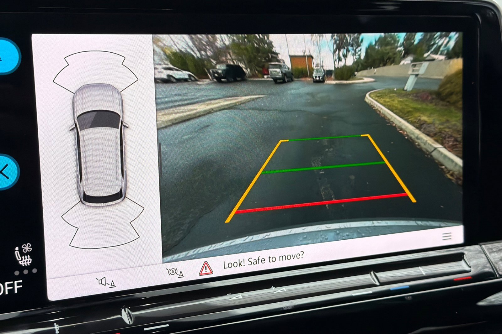 Used 2024 Volkswagen Atlas Cross Sport SE image 19