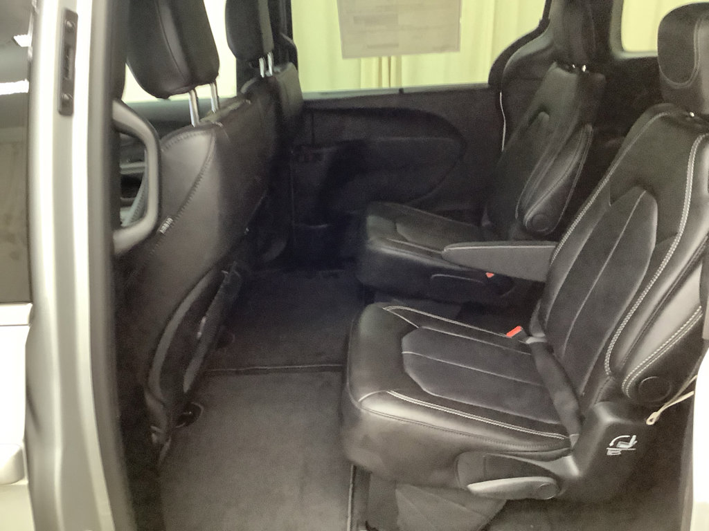 New 2026 Chrysler Pacifica Select FWD image 25