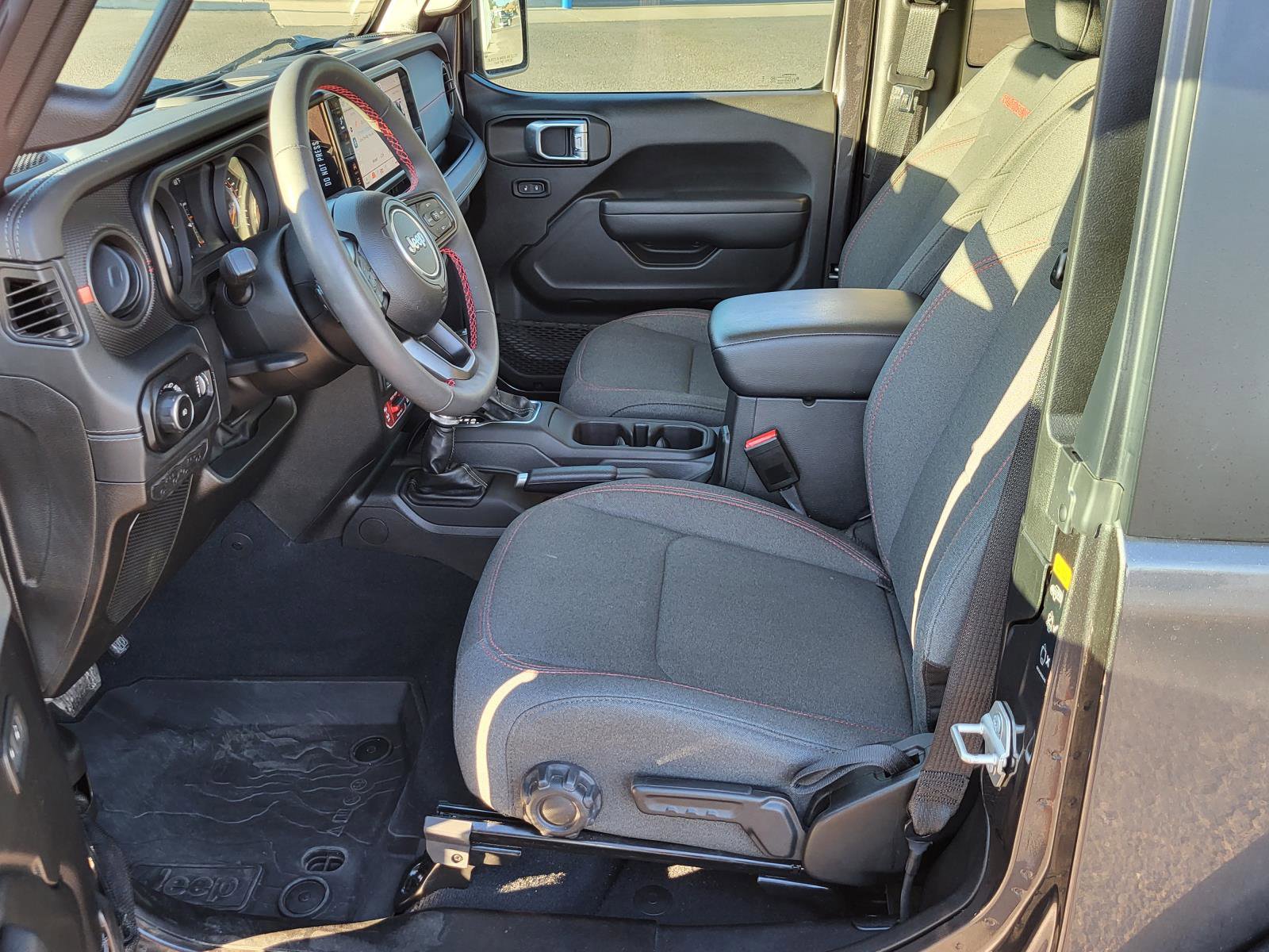 Used 2024 Jeep Wrangler Rubicon w/ Convenience Group image 14