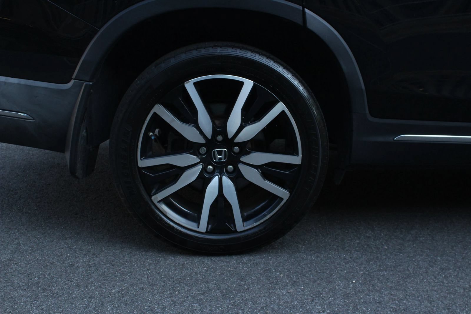 Used 2020 Honda Pilot Touring image 5