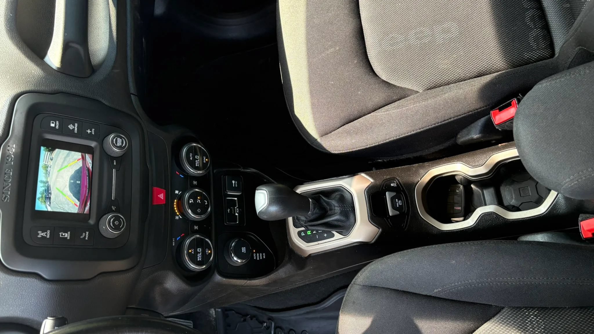 Used 2017 Jeep Renegade Latitude w/ Popular Equipment Group AWD/4WD image 20