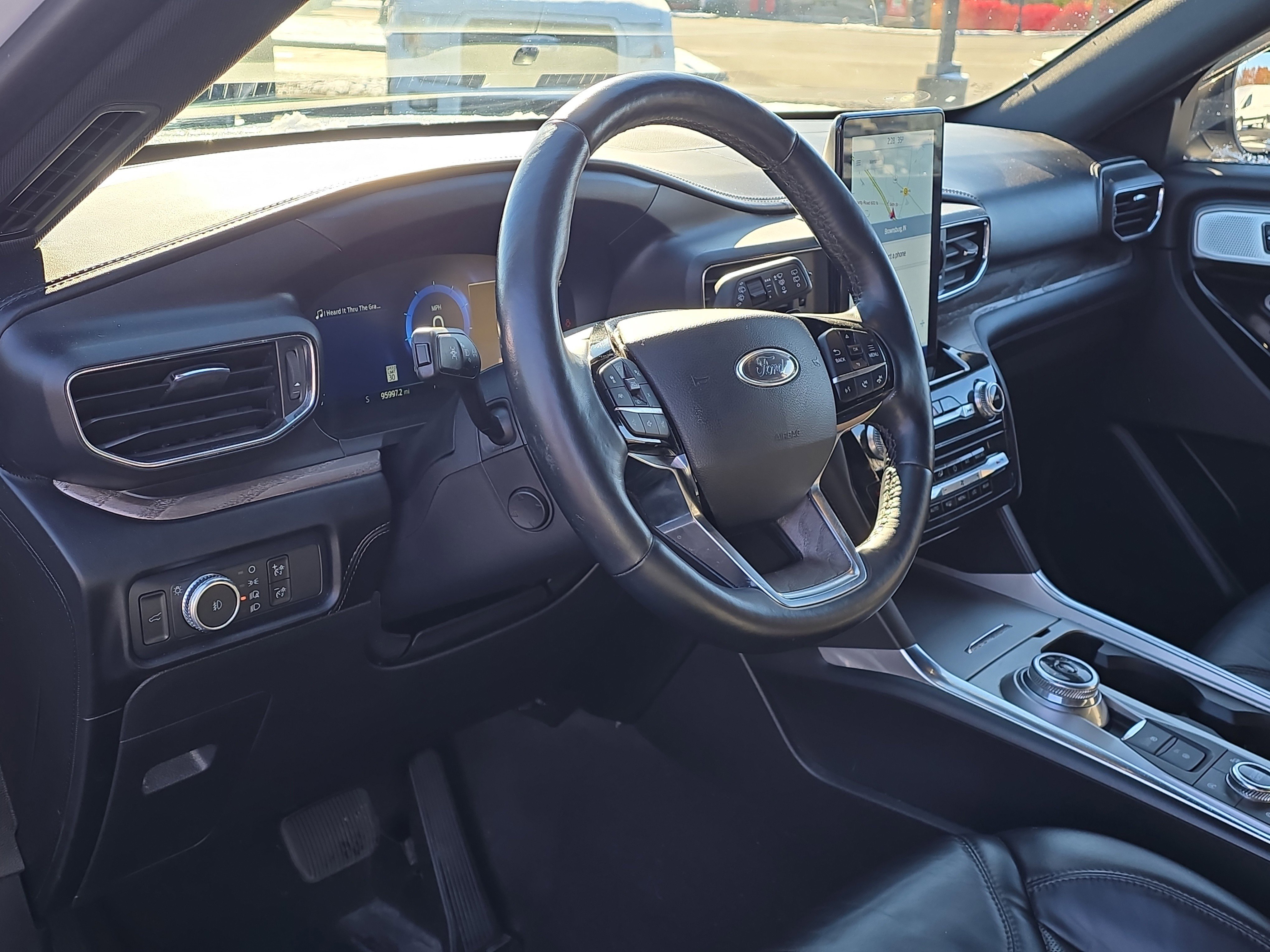 Certified 2021 Ford Explorer Platinum w/ Equipment Group 601A image 20