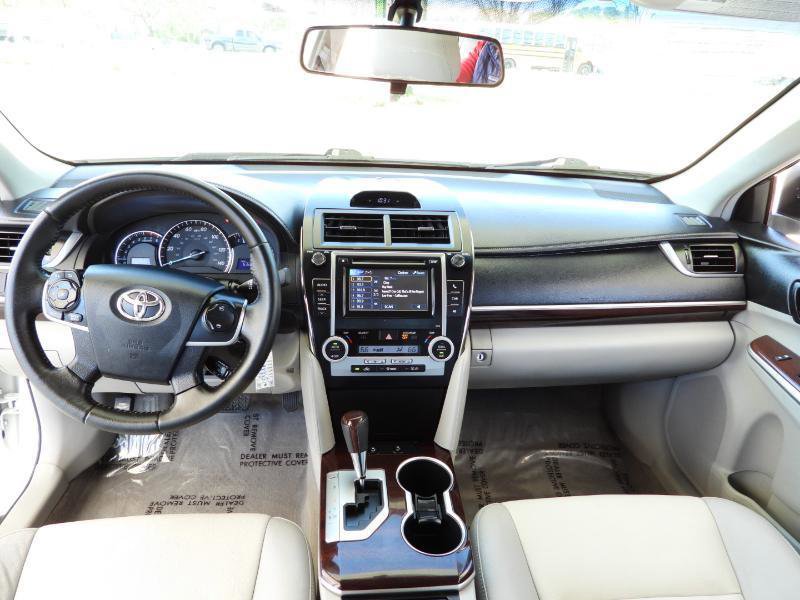 Used 2012 Toyota Camry XLE FWD image 40