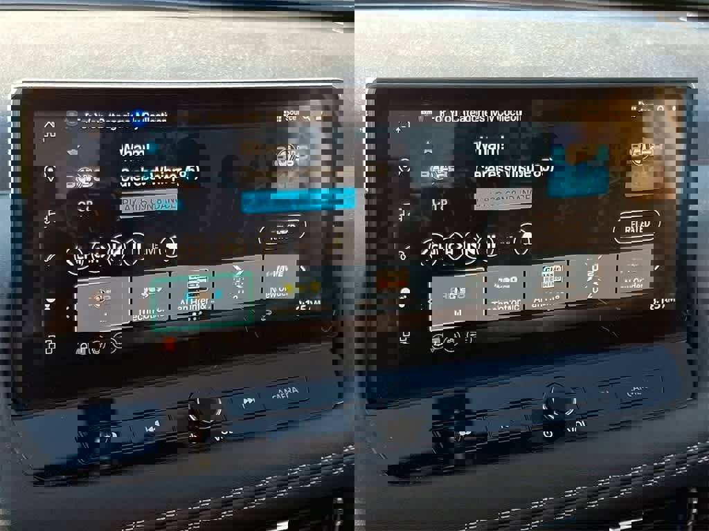 Used 2024 Nissan Rogue SL w/ SL Premium Package image 17