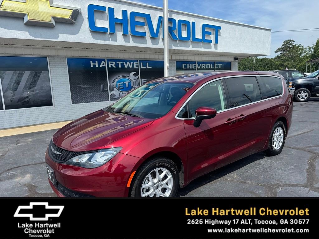 Used 2023 Chrysler Voyager LX FWD image 1