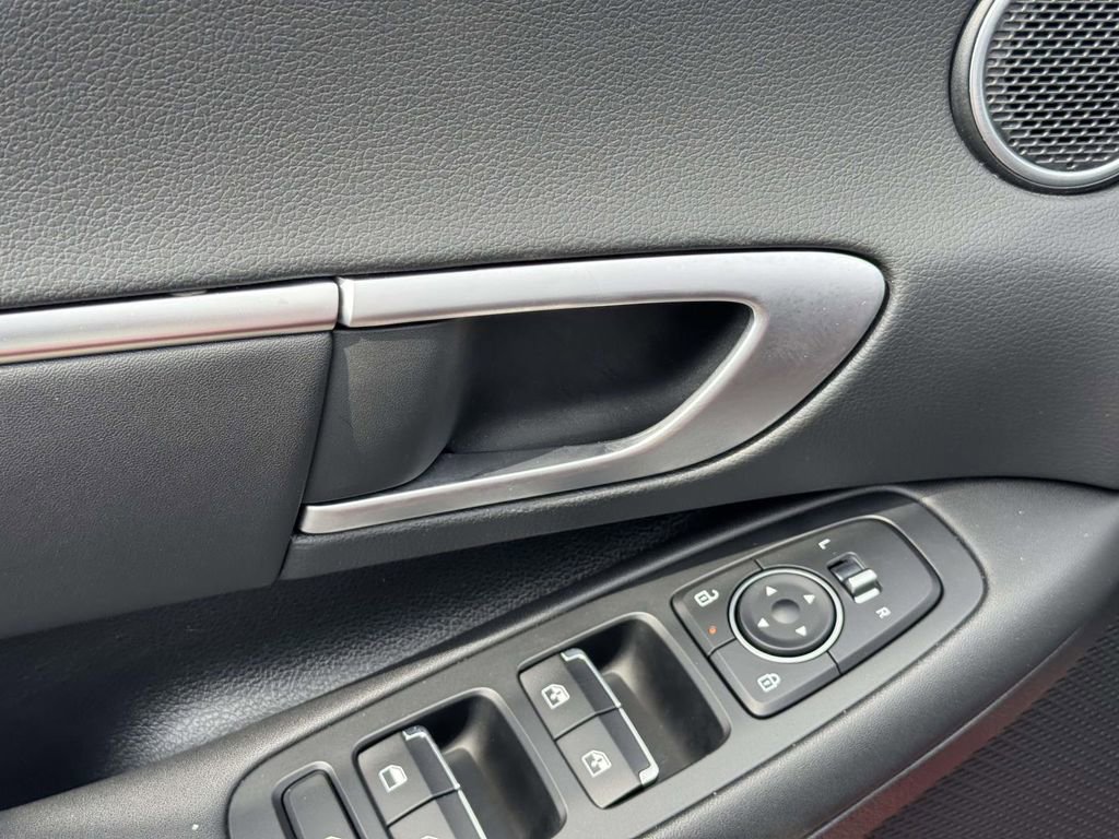Certified 2025 Hyundai Sonata SEL image 16