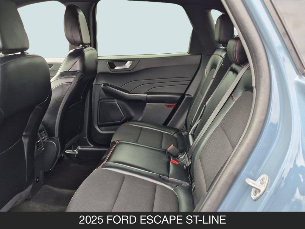 Used 2025 Ford Escape ST-Line AWD/4WD image 16