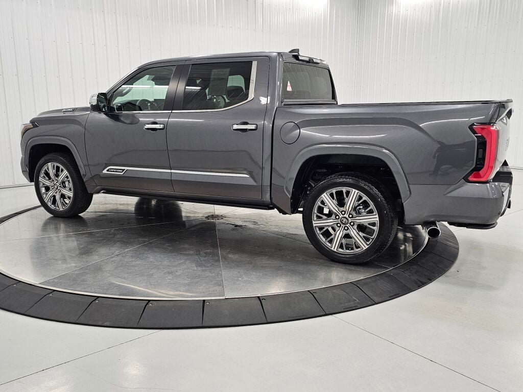 Used 2025 Toyota Tundra Capstone AWD/4WD image 3